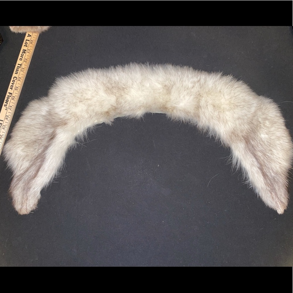 Luxury Women's Fur Collar - Cream Fur Trim